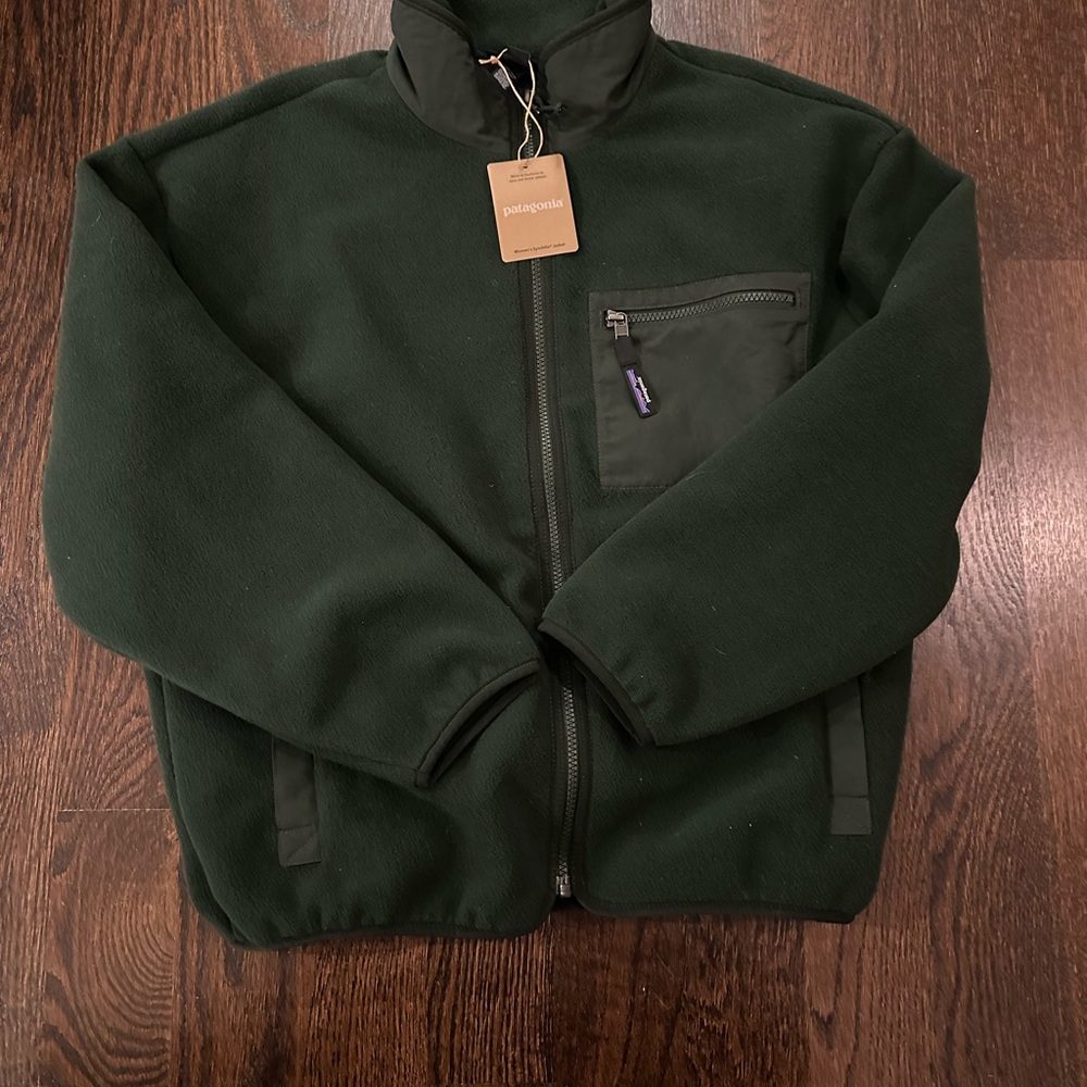 Patagonia synchilla women’s Dark Hunter Green Fleece Jacket size M new with tags